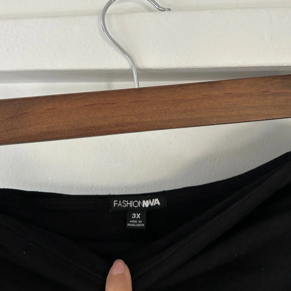 FASHION NOVA TUBE TOP- BLACK - Picture 3 of 4